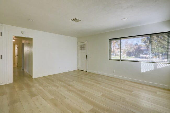 Building Photo - Modern 3 Bedroom Pool Home in Hemet