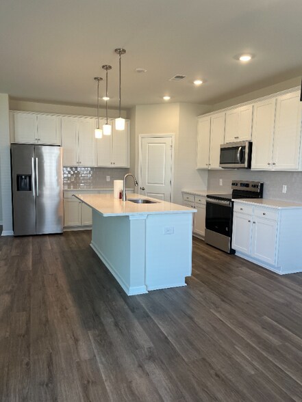 Building Photo - 198 Dreher Dr