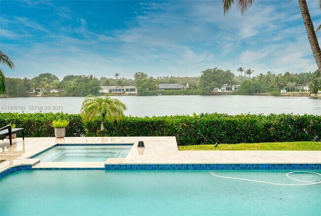 Building Photo - 415 Rovino Ave