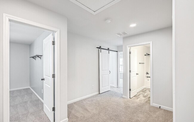 Building Photo - 132 McClellan Way