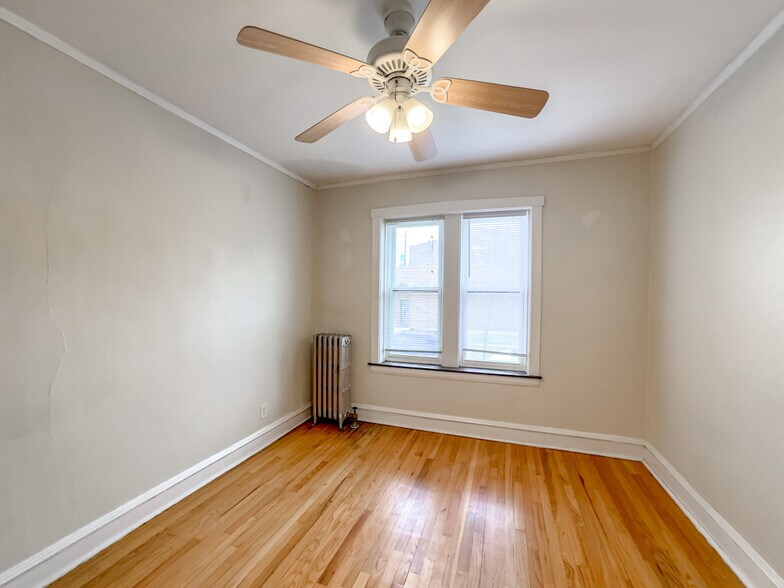 Building Photo - 4608 N Kildare Ave
