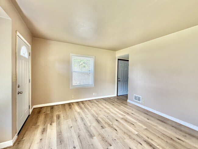 Building Photo - 1029 McKinley Ave