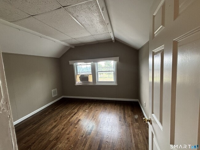 Building Photo - 1566 North Ave