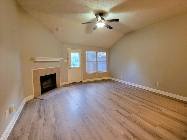 Building Photo - 829 Beaver Creek Dr