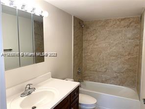 Building Photo - 2500 Parkview Dr