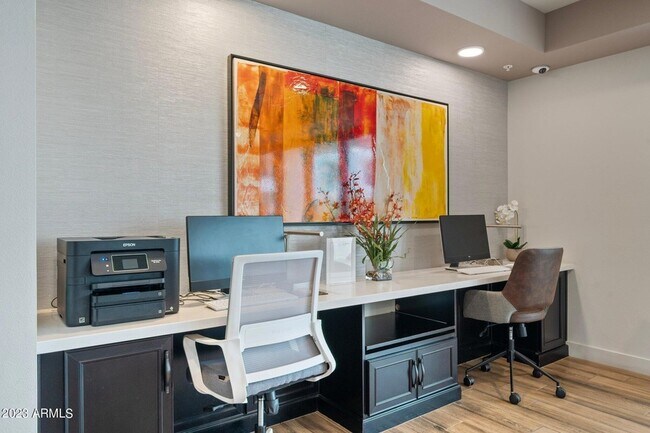 Building Photo - 2511 W Queen Creek Rd