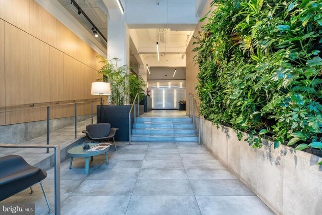 Building Photo - 2200 Arch St