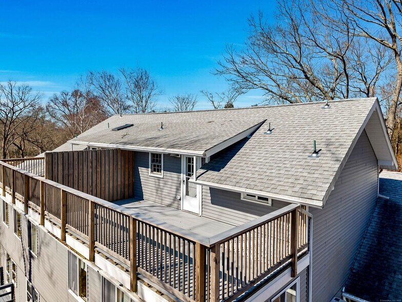 Building Photo - 15 Sunset Terrace