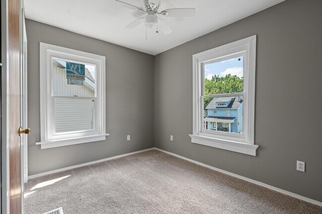 Building Photo - 135 W Hudson Ave