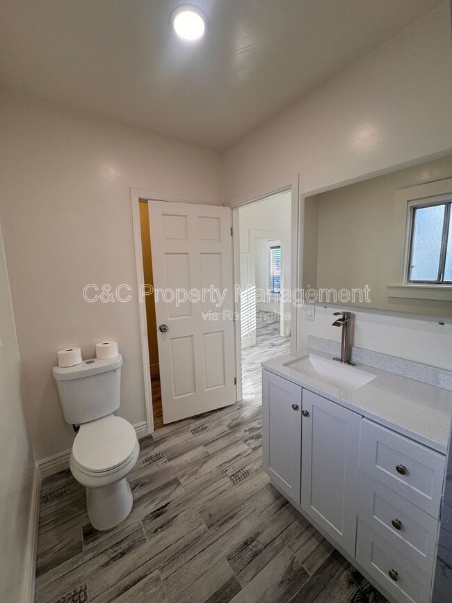 Building Photo - 817 Wainwright St