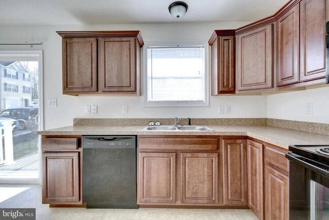 Building Photo - 13 Mustang Dr