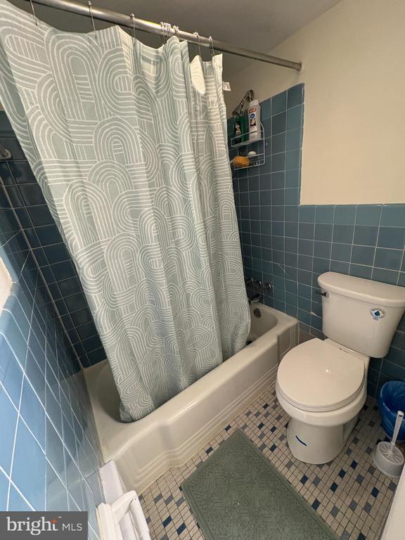 Building Photo - 922 24th St NW