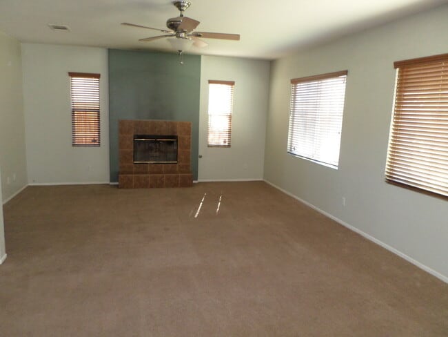 Building Photo - Monument Ranch - BIG home with LOTS to off...