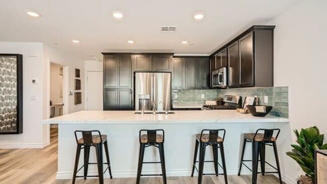 Building Photo - Bright & Modern 3-Bed Townhome in 89166