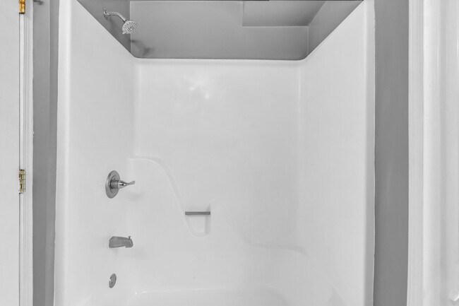 Building Photo - 147 N 10th St