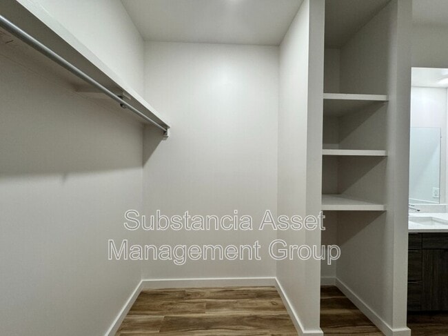 Building Photo - 1653 Midtown Pl