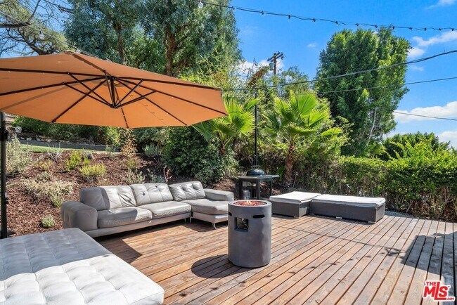 Building Photo - 22263 Buenaventura St