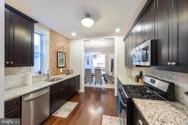 Building Photo - 314 E 22nd St