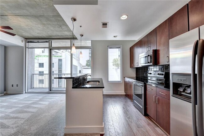 Primary Photo - 44 Peachtree Pl NE