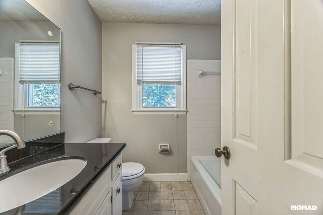 Building Photo - Spacious 5BR House in Marietta