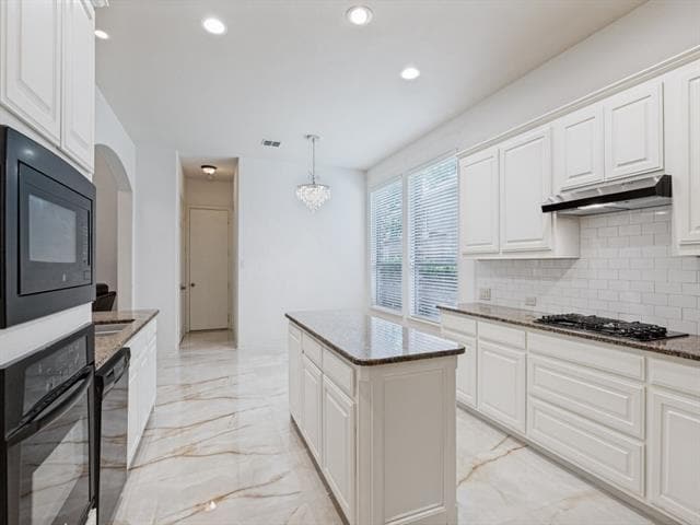 Building Photo - 8723 Sherwood Dr