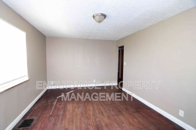 Building Photo - 937 Grand Ave