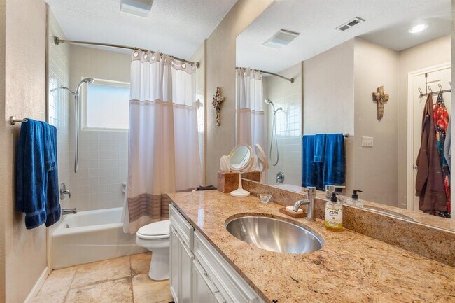 Building Photo - 604 Rolling Green Dr