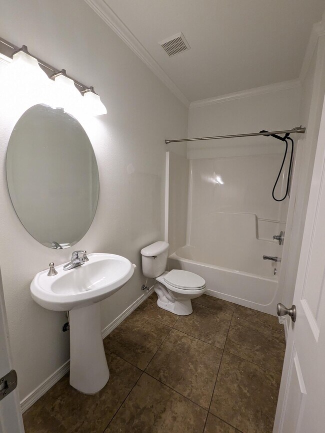 Building Photo - 1537 Bentley Cir