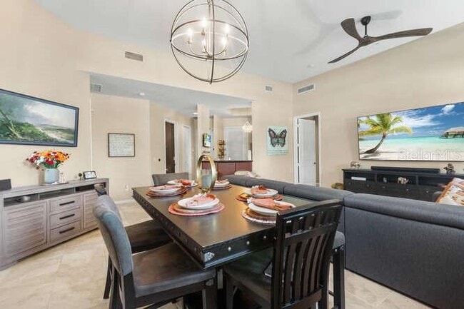 Building Photo - 403 S Sapodilla Ave