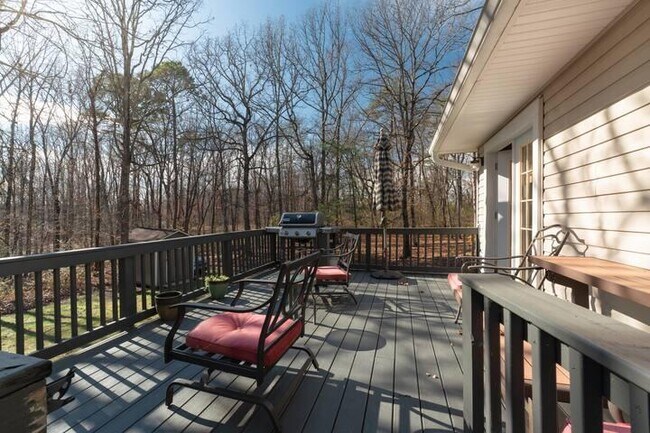 Building Photo - 7206 Sawyer Rd