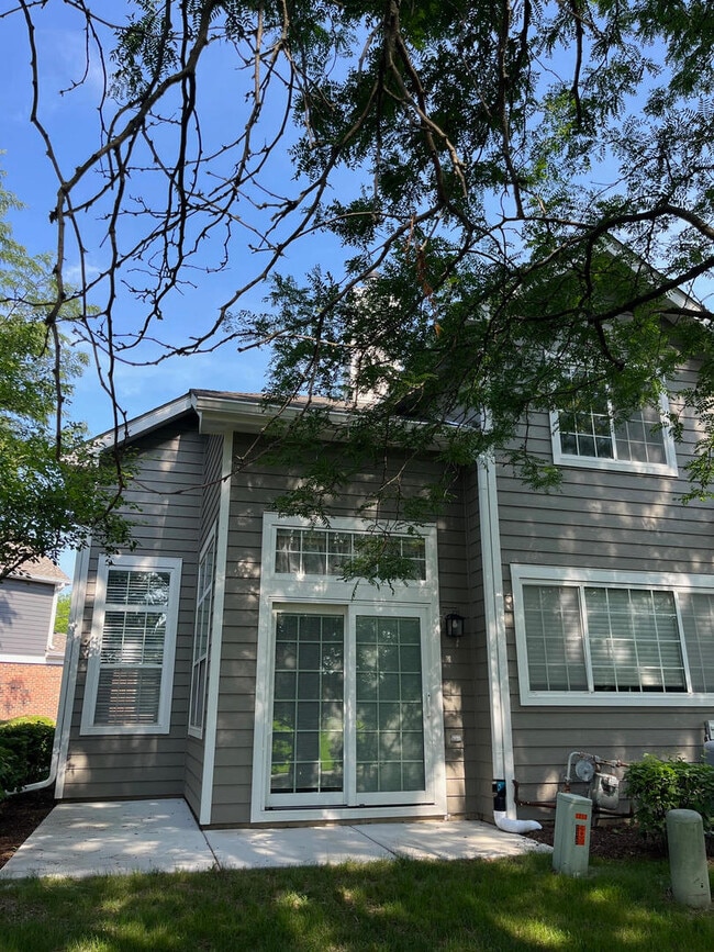 Building Photo - 1274 S Parkside Dr