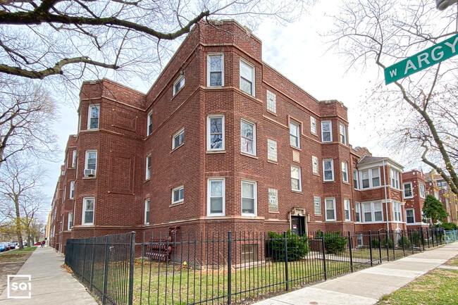 Primary Photo - 4957 N Troy St