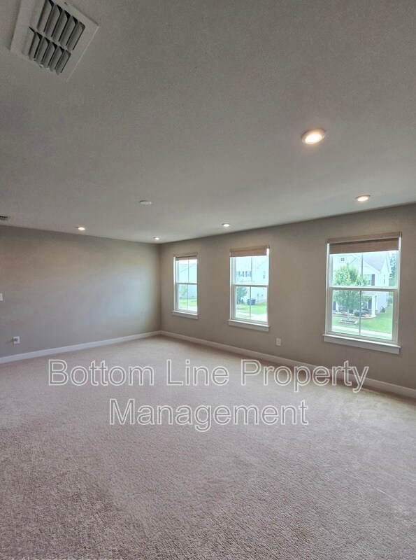 Building Photo - 2030 Sewall Ave SW