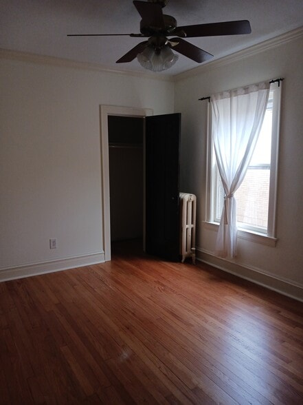 Building Photo - 5727 N Washtenaw Ave