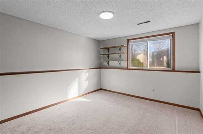 Building Photo - $1,250 | 2 Bedroom, 1 Bathroom Condo | No Pets | Available for Immediate Move In!