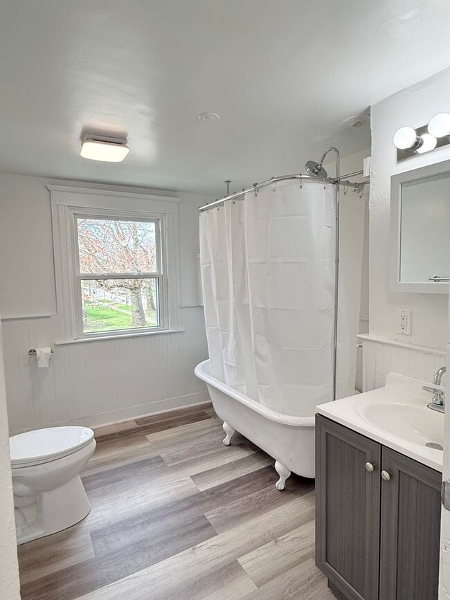 Building Photo - 1701 E Ganson St