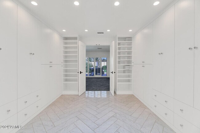 Building Photo - 7328 E Krall St