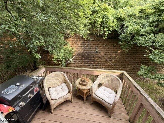 Building Photo - 310 Winding Hill Dr