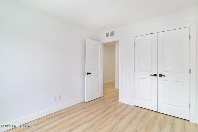 Building Photo - 1322 S Preston St