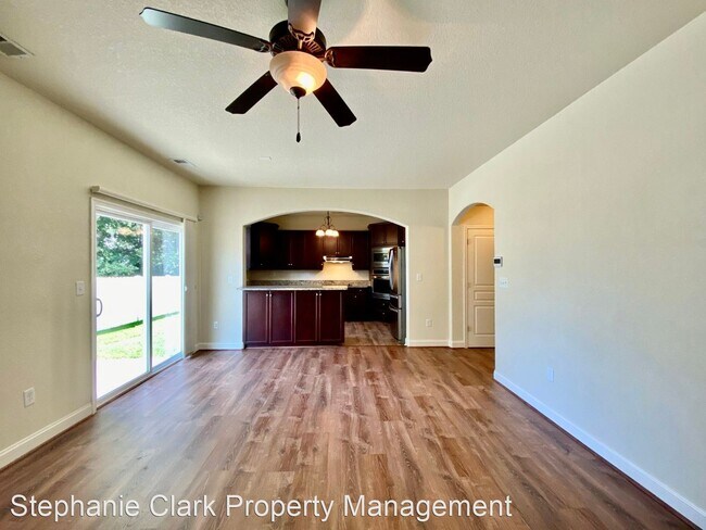 Building Photo - 4 br, 3.5 bath House - 5452 Carbon Court