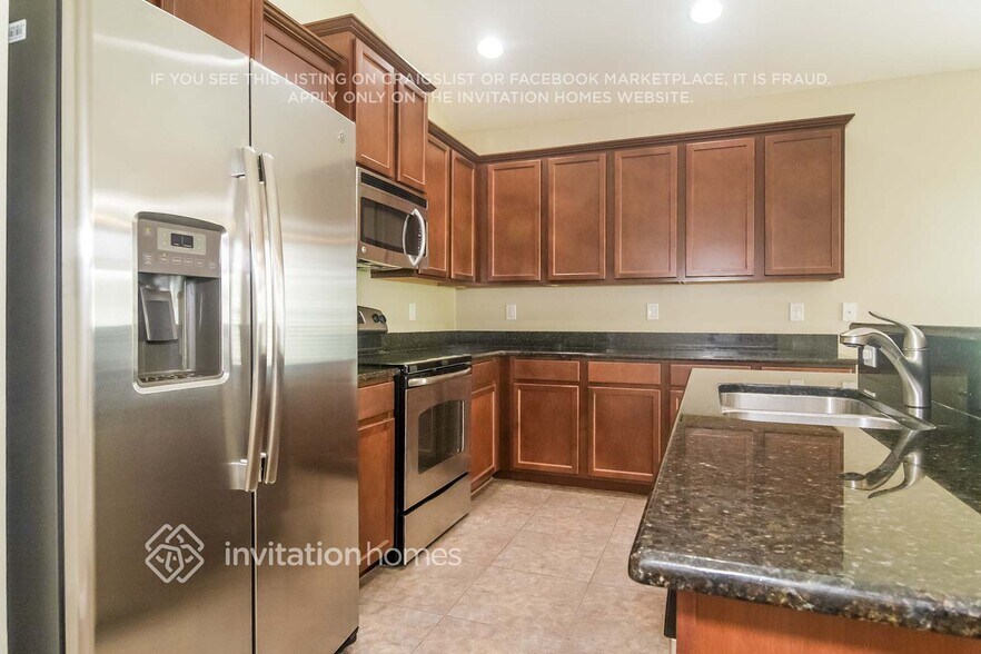 Building Photo - 1455 Litchfield Dr