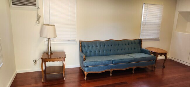 Building Photo - 826 Orange Grove Pl