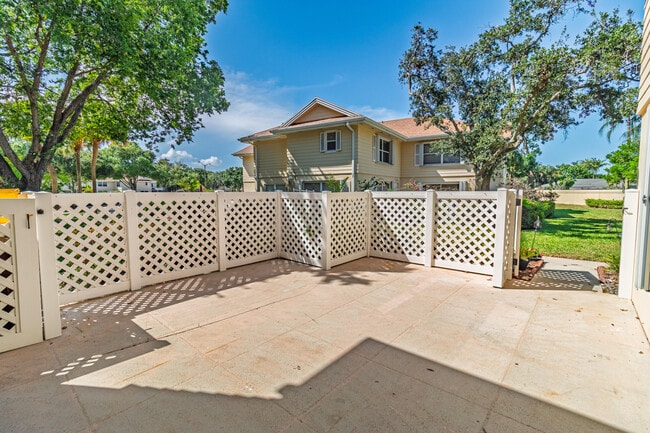 Building Photo - 8129 Sedgewick Ct