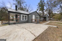 Building Photo - 621 Golden St