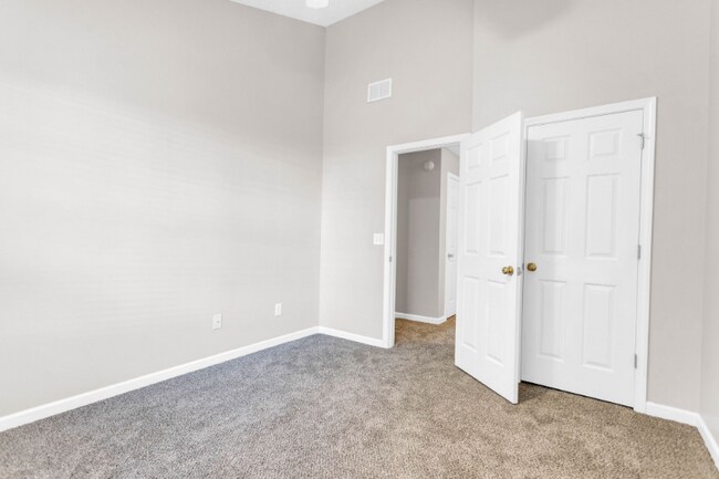 Building Photo - 5313 Paramount View Way NE