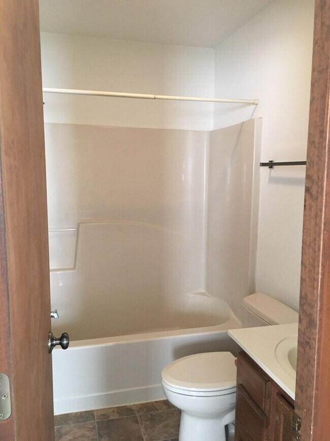 Building Photo - 120 Double Eagle Dr