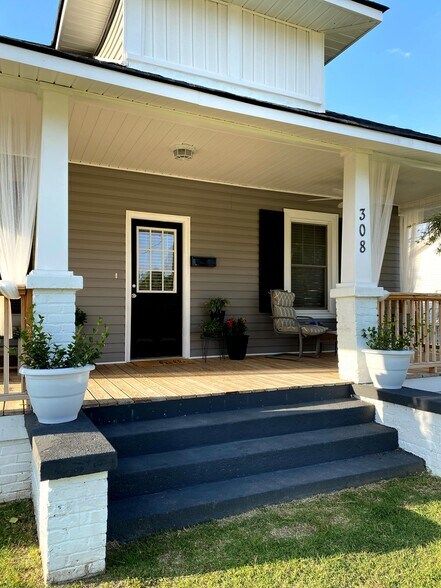 Building Photo - 308 E E St