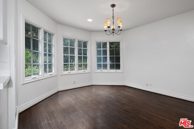 Building Photo - 3254 Oakdell Rd