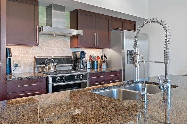 Building Photo - 1600 Barton Springs Rd