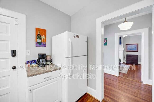 Building Photo - 1037 Kinard Ct